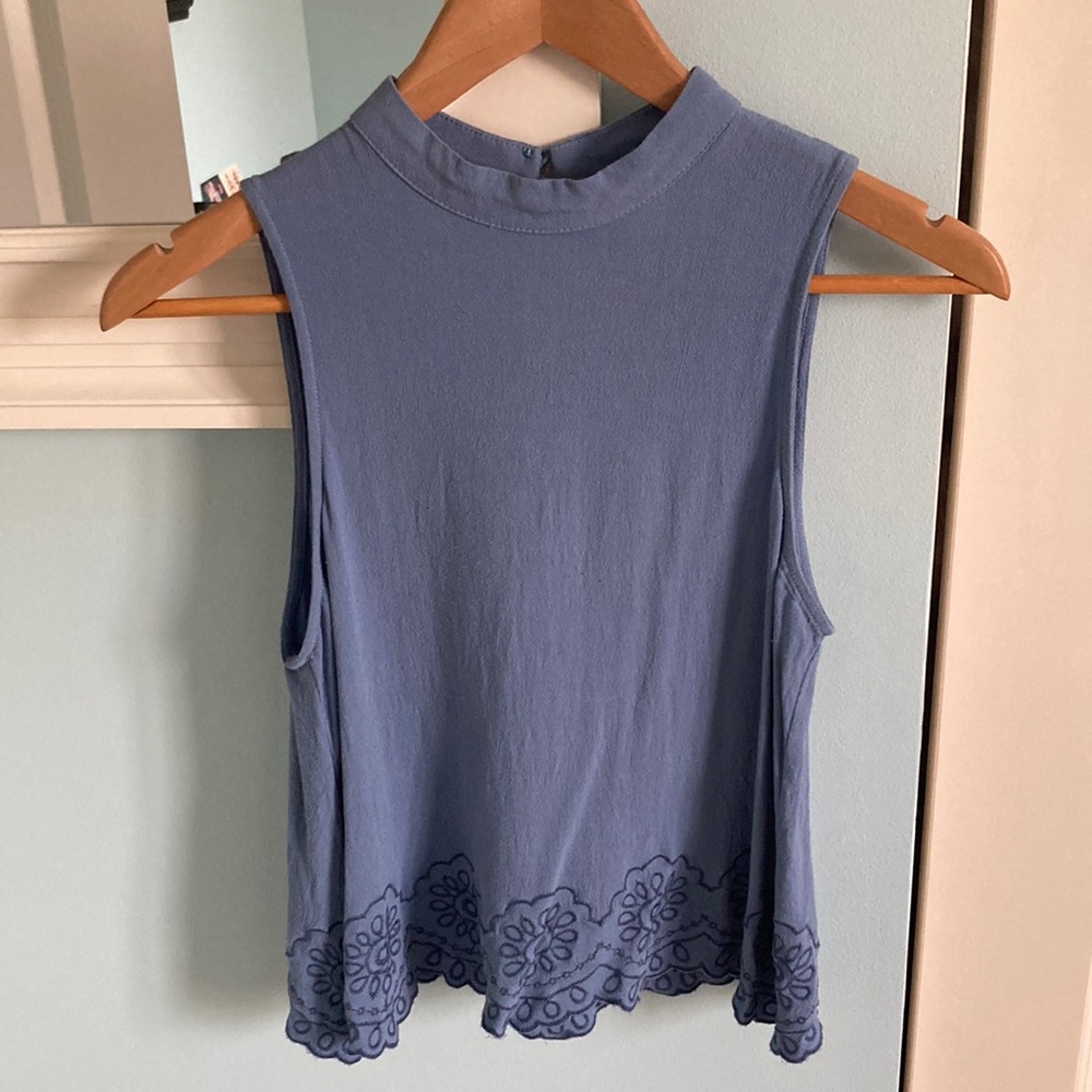 Mock neck  embroidered tank top